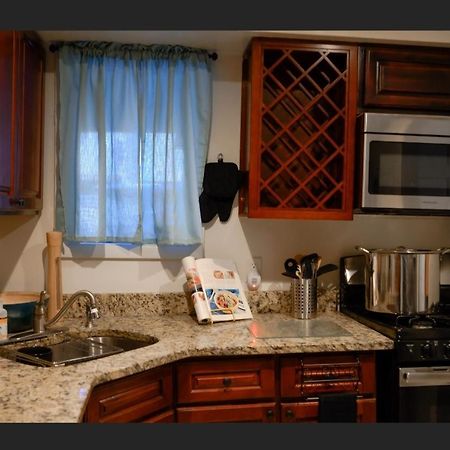 Great 2 Bedroom Condo,Free Parking,Easy Commute. Irvington Bagian luar foto