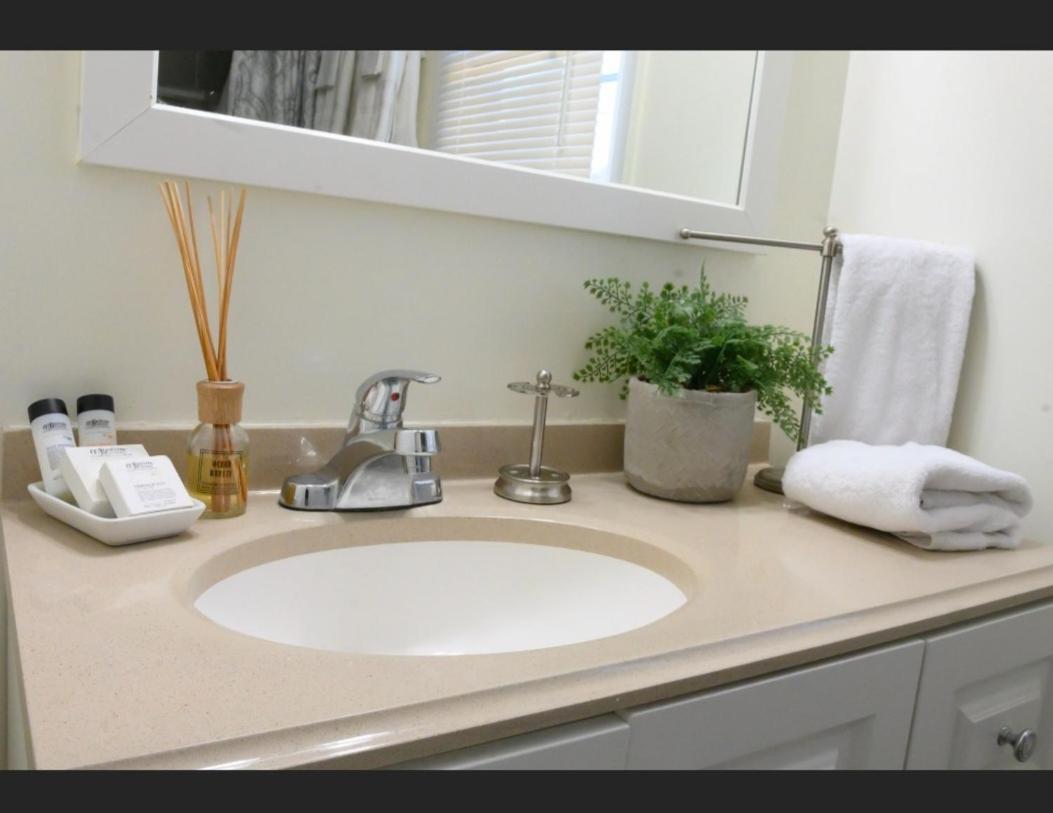 Great 2 Bedroom Condo,Free Parking,Easy Commute. Irvington Bagian luar foto