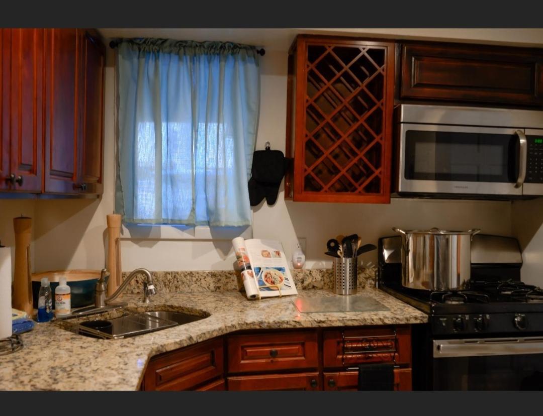 Great 2 Bedroom Condo,Free Parking,Easy Commute. Irvington Bagian luar foto